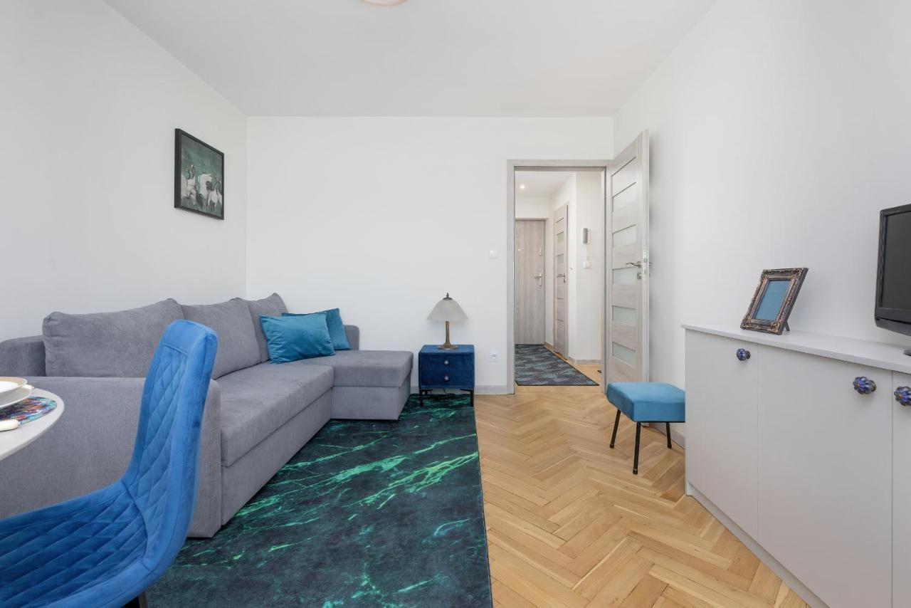 Cozy And Comfortable Wola Apartment By Noclegi Renters Varsavia Esterno foto